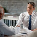 Адвокат домовляється з клієнтом